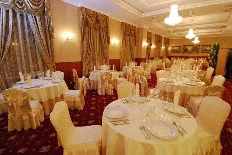 Palace Hotel Polom Жиліна Екстер'єр фото