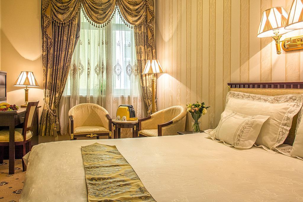 Palace Hotel Polom Жиліна Екстер'єр фото