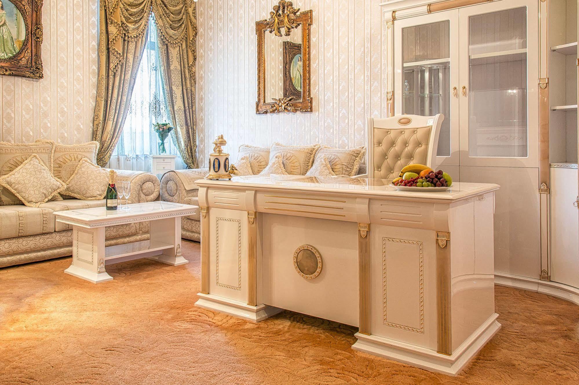 Palace Hotel Polom Жиліна Екстер'єр фото