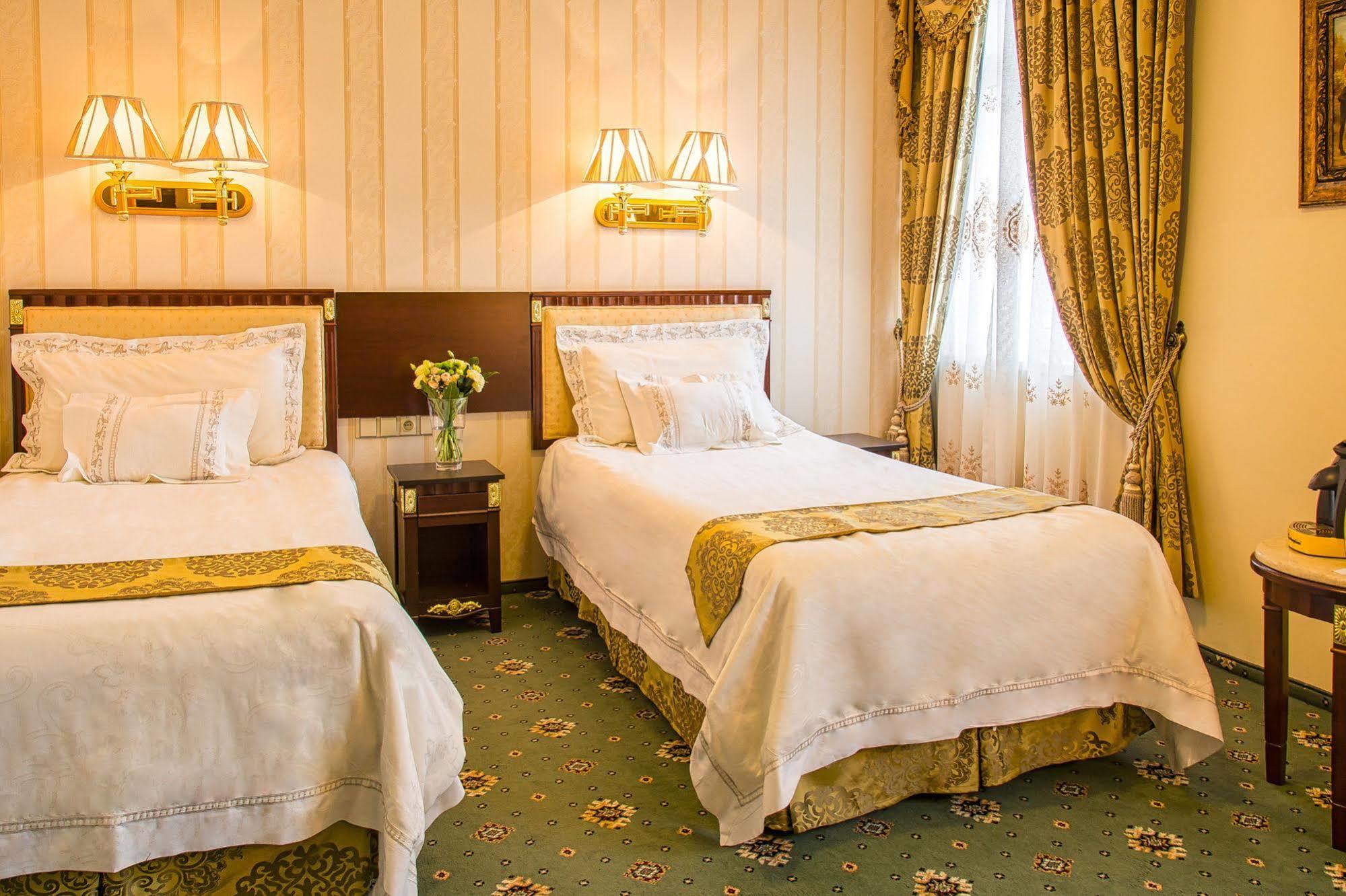 Palace Hotel Polom Жиліна Екстер'єр фото