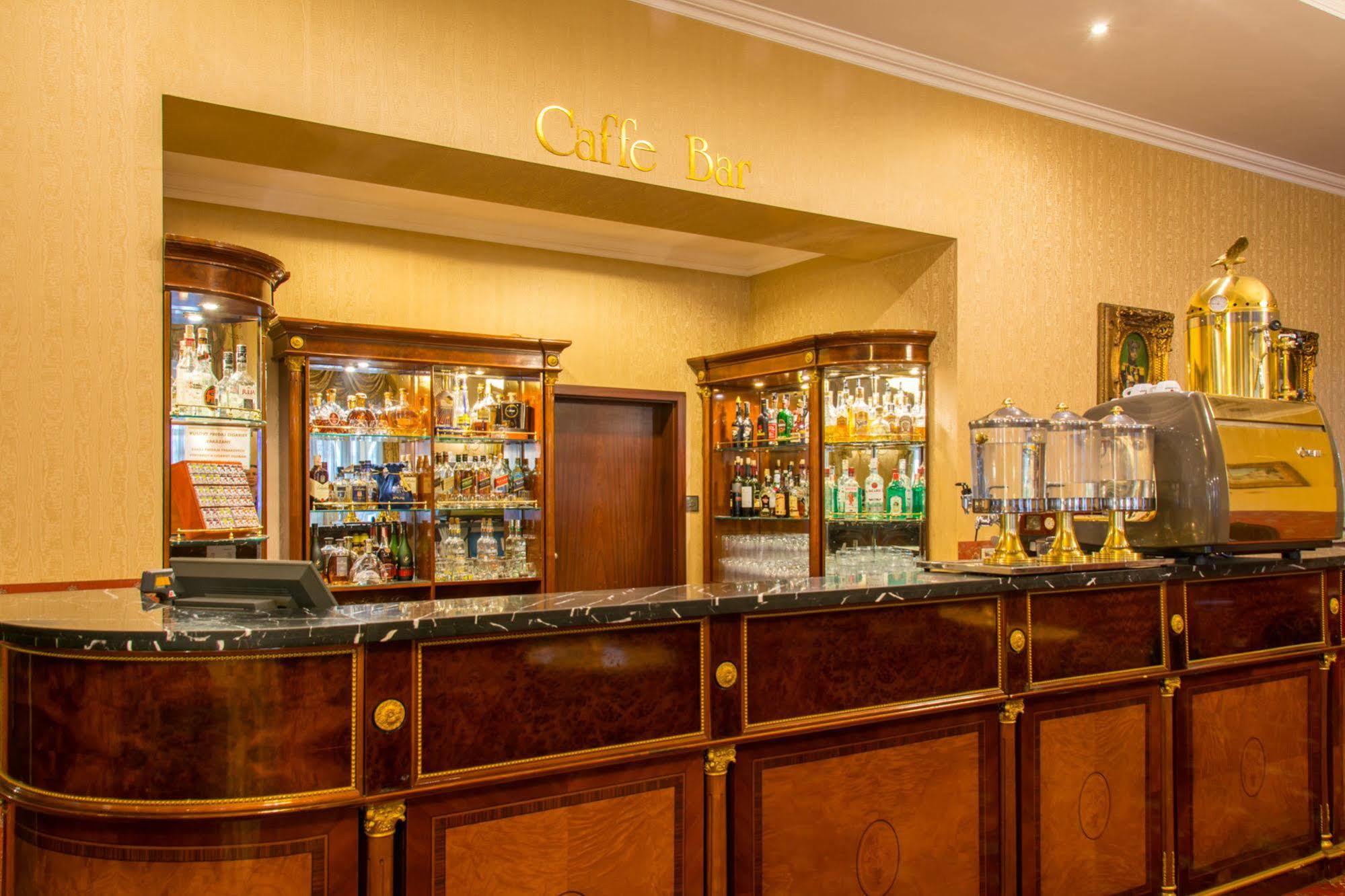 Palace Hotel Polom Жиліна Екстер'єр фото
