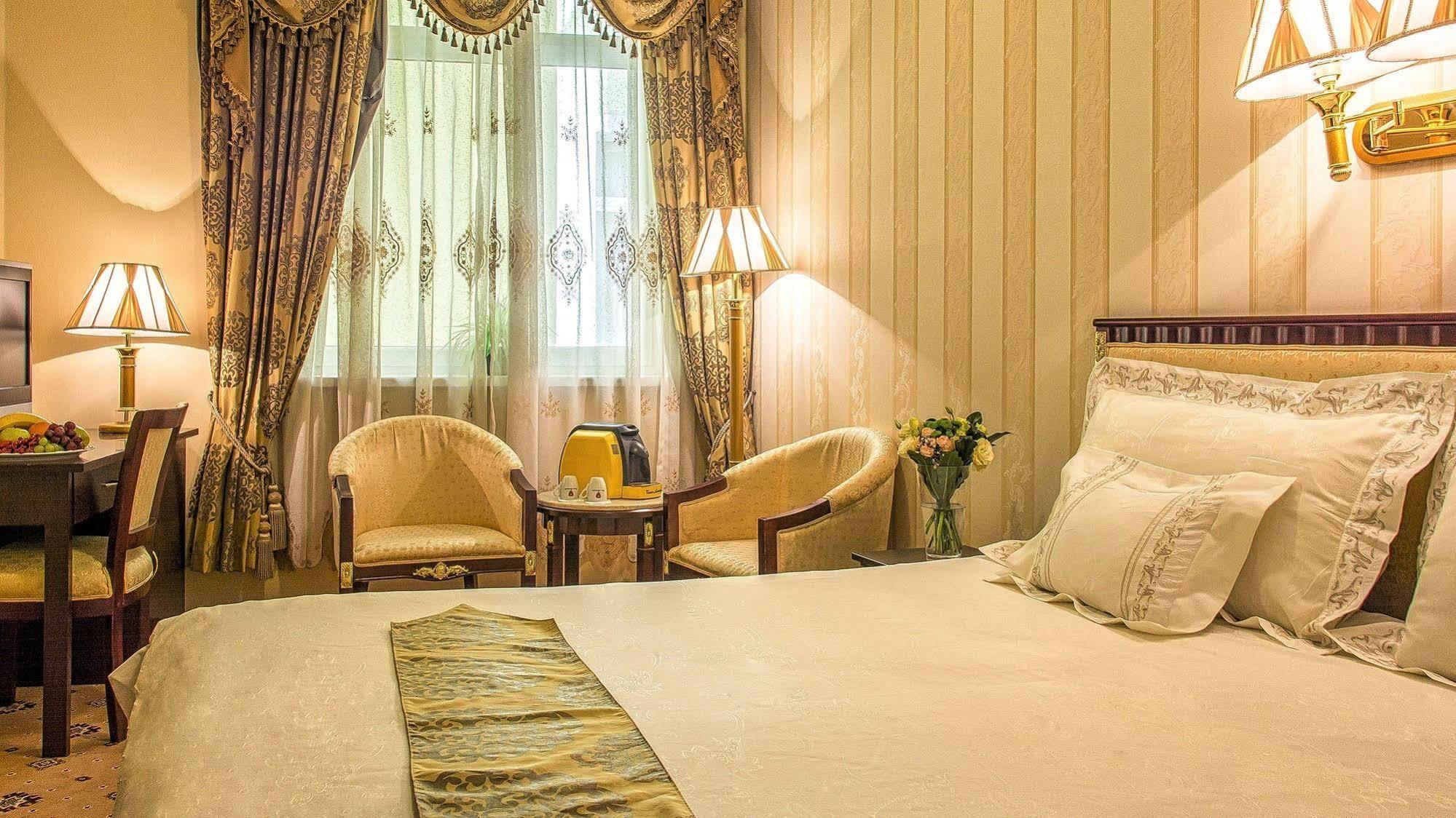 Palace Hotel Polom Жиліна Екстер'єр фото