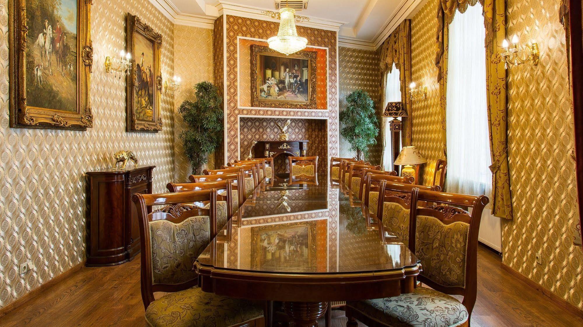 Palace Hotel Polom Жиліна Екстер'єр фото